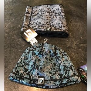 Women’s Brody Paws blue black gray snake skin print scarf and hat set - NWT